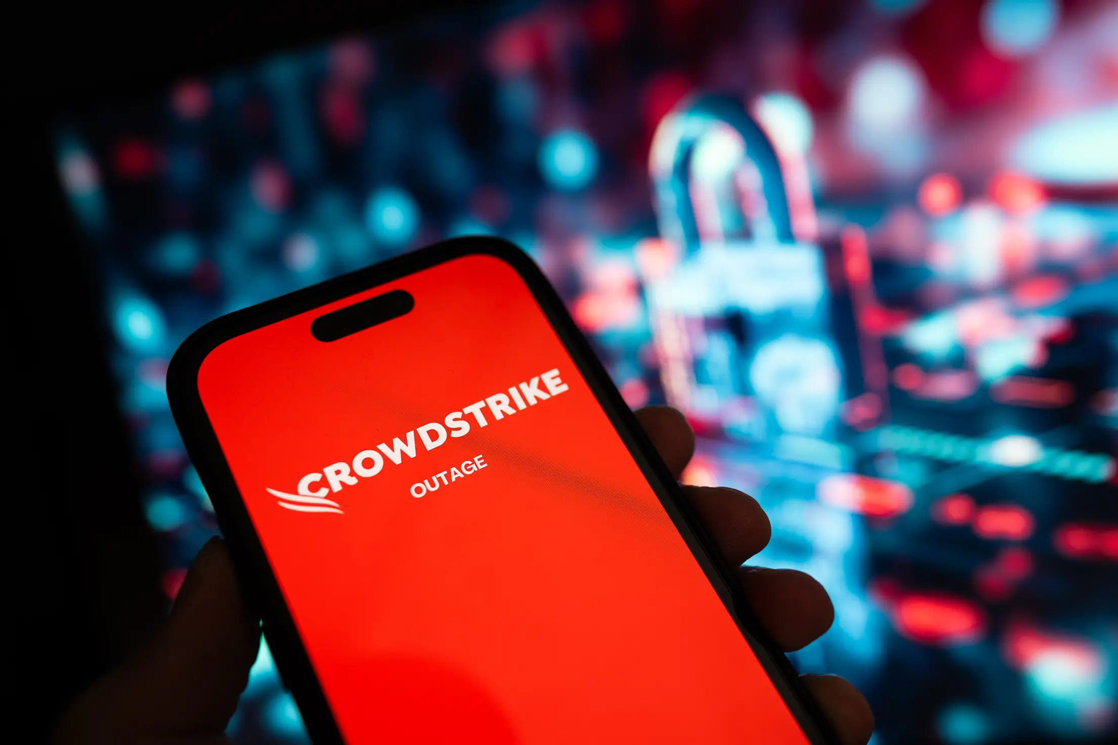 crowdstrike it security company outage free photo