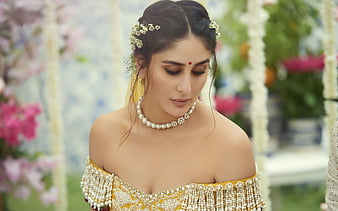 HD wallpaper kareena kapoor bollywood wedding dress indian actress beauty hoot thumbnail