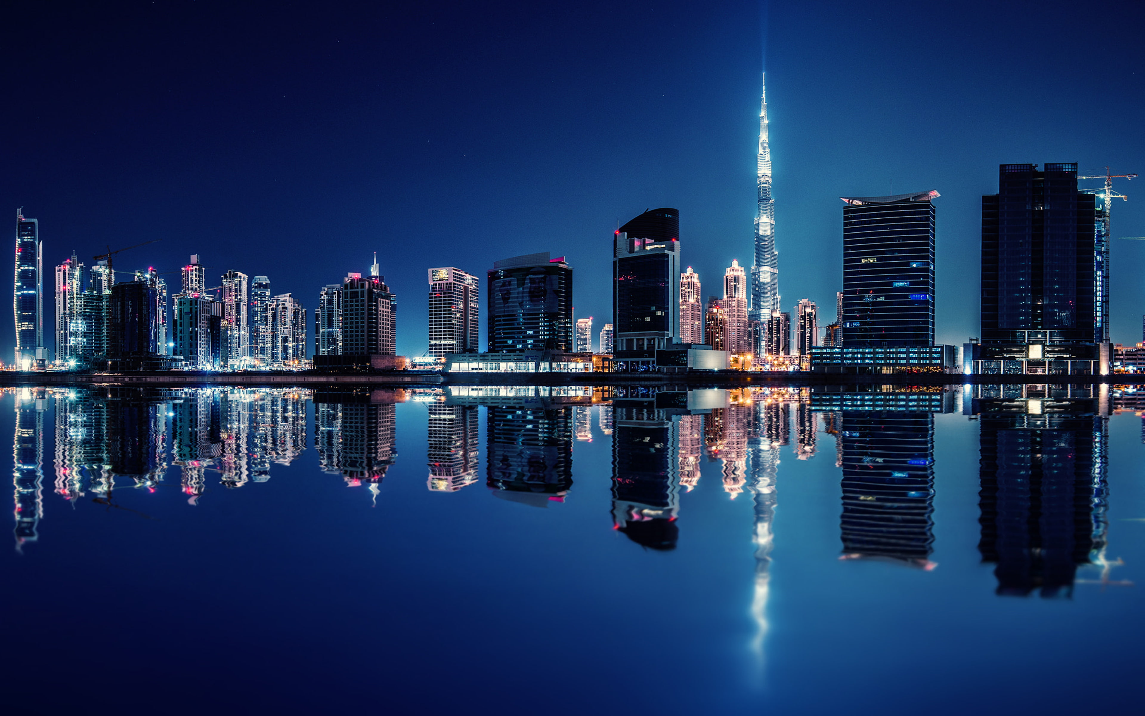 united arab emirates dubai reflection on midnight 4k ultra hd desktop wallpapers for computers laptop tablet and mobile phones 3840×2400 wallpaper
