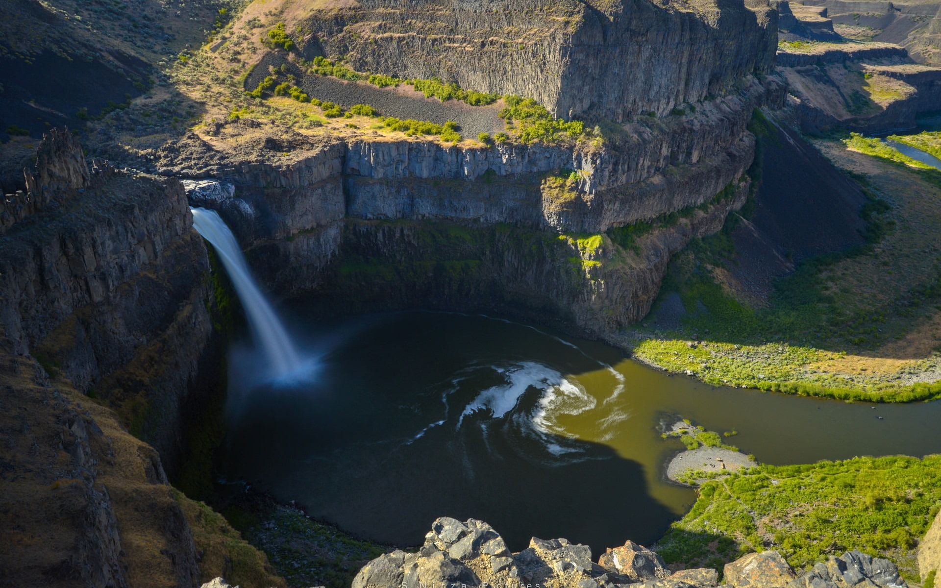 Mountain Water Fall Attractive 4K Desktop Wallpaper