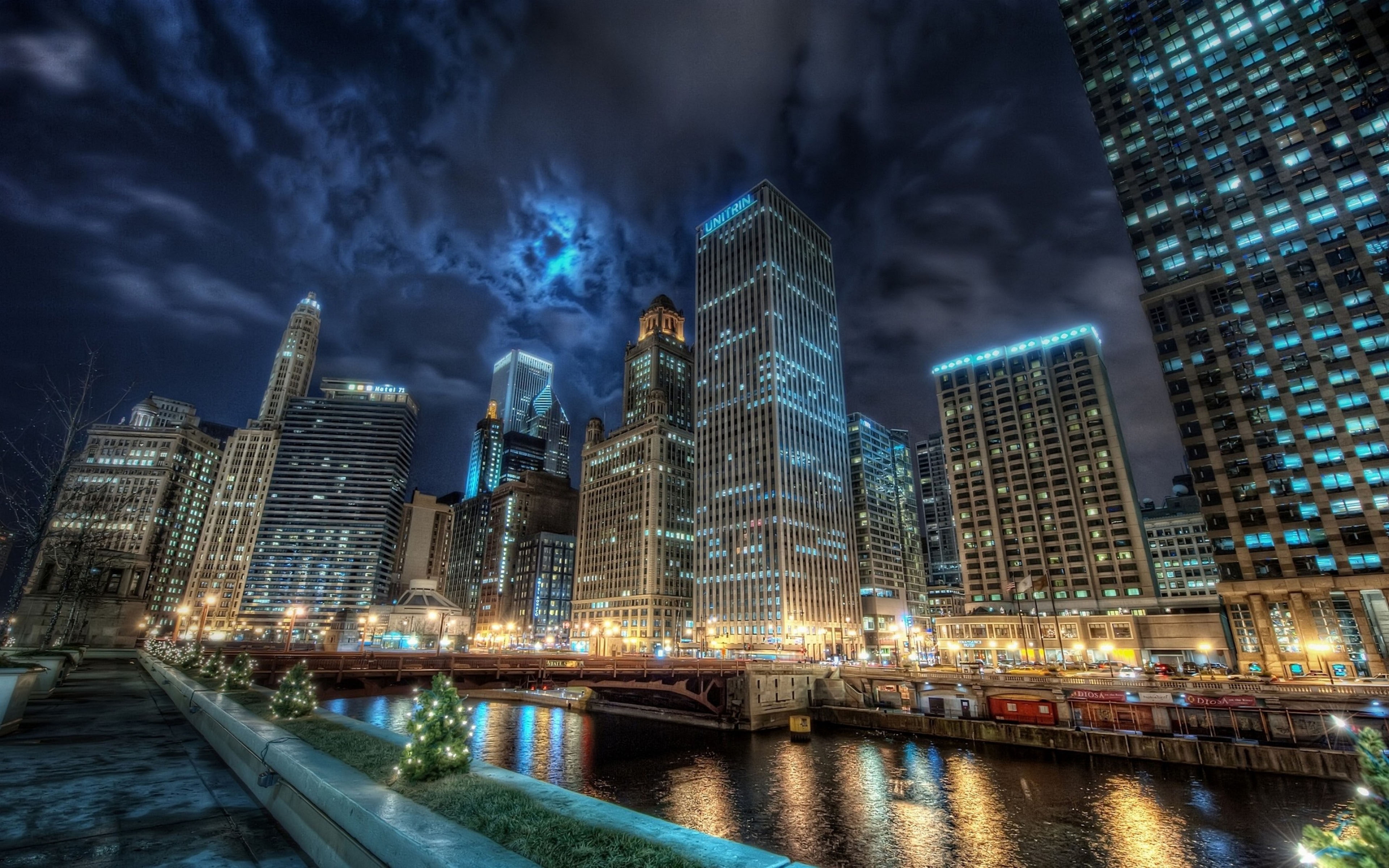chicago skyline at night 4k ultra hd tv wallpaper for desktop laptop tablet and mobile phones 3840×2400 wallpaper