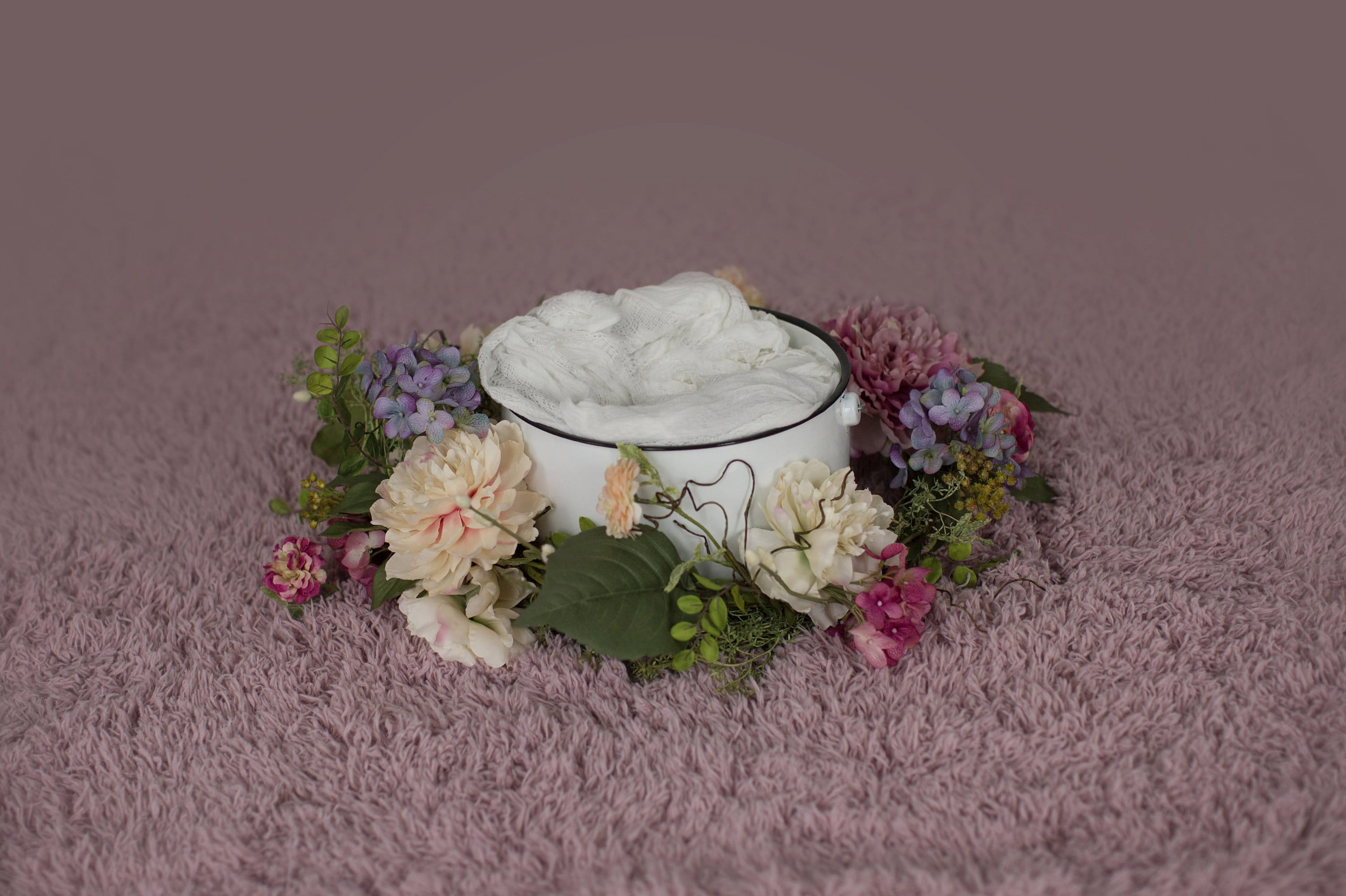 flowers bucket spring pink bloom garden f47e975b61e0119efa3473978b76f213