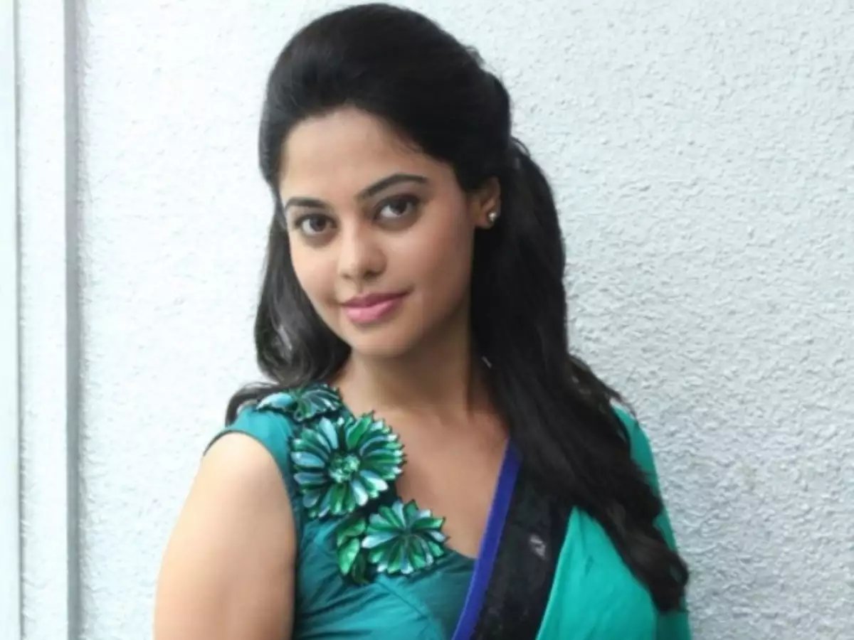 Actress Model Girl Image (22)