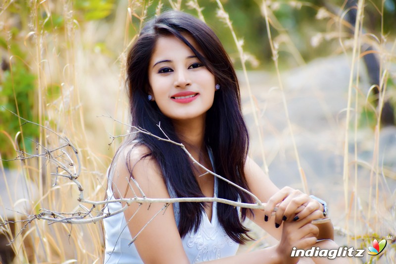 Actress Model Girl Image (42)