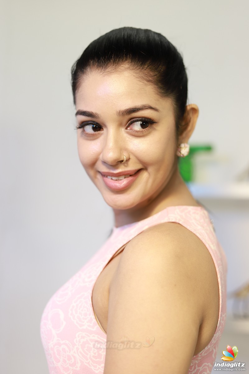 Actress Model Girl Image (63)