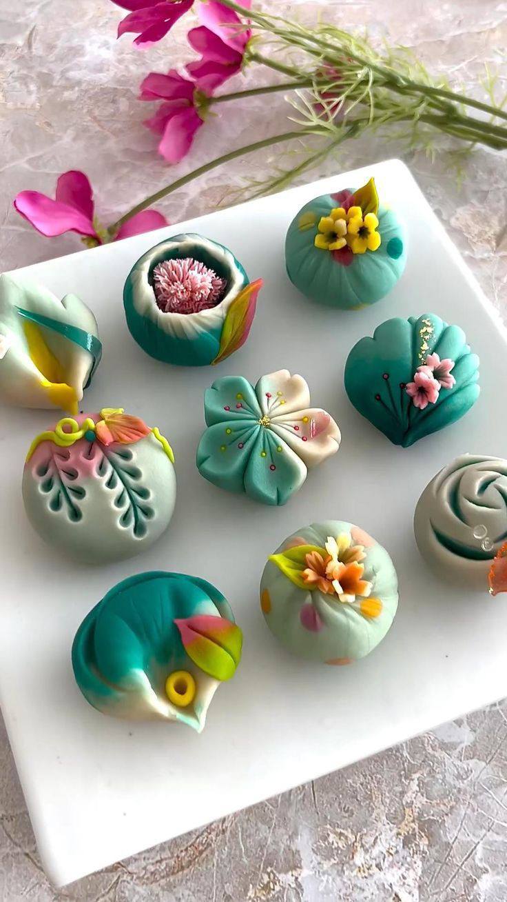 Decorated delicous cake design