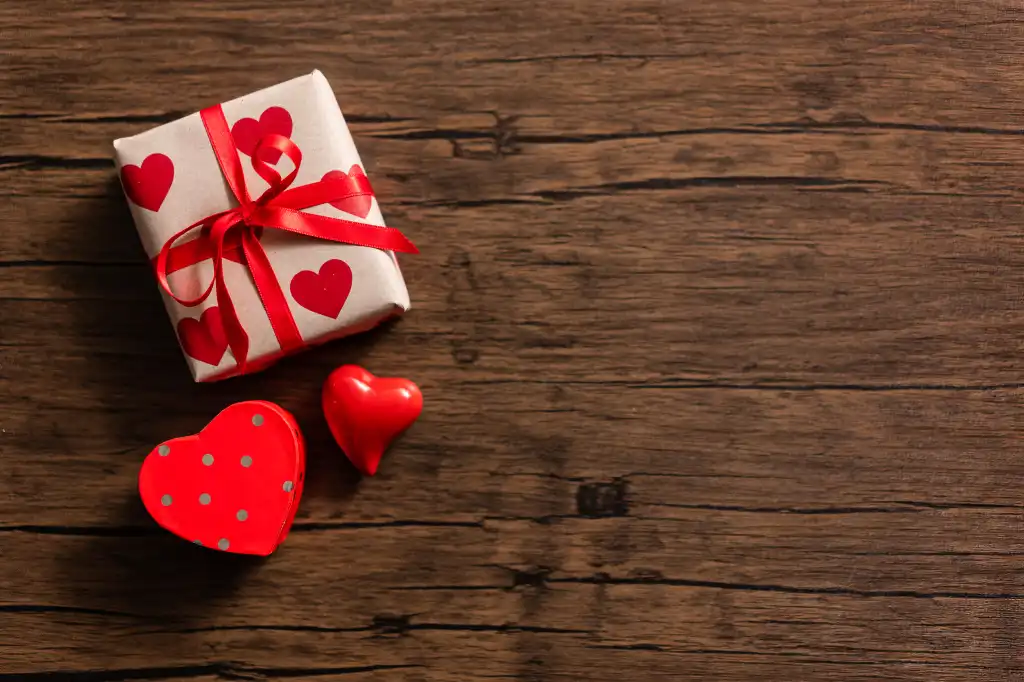 love decorations on wooden background flatlay free photo